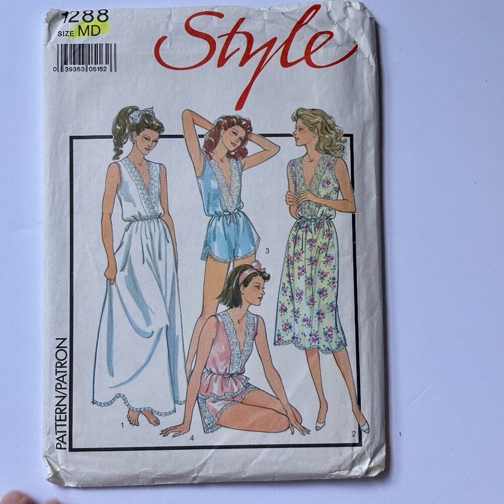 Style pattern 1288 Nightdress